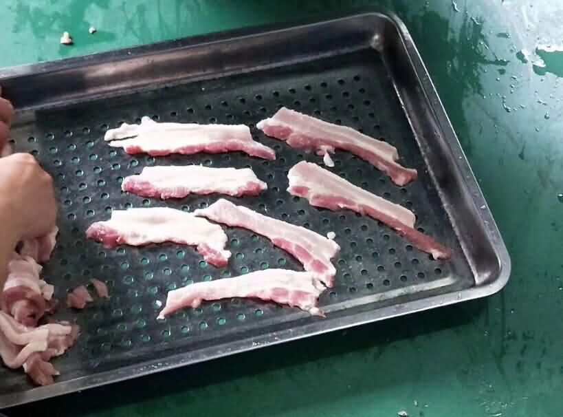 切丁機(jī)卸下一付刀組切肉片效果